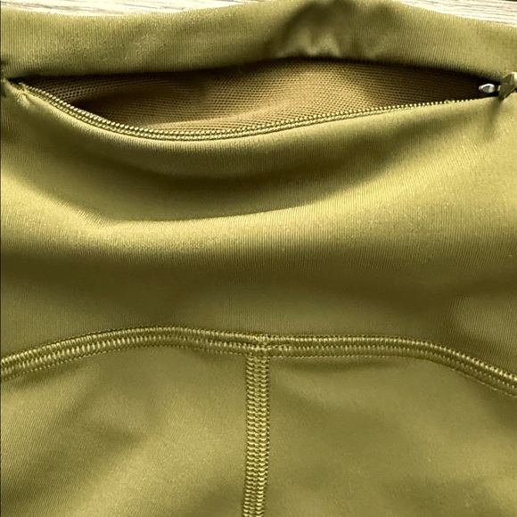 High Rise Crop 21" - Picture 6 of 10